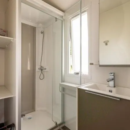 Mobil Avec Terrasse A - Api-1-52-407 مكان تخييم