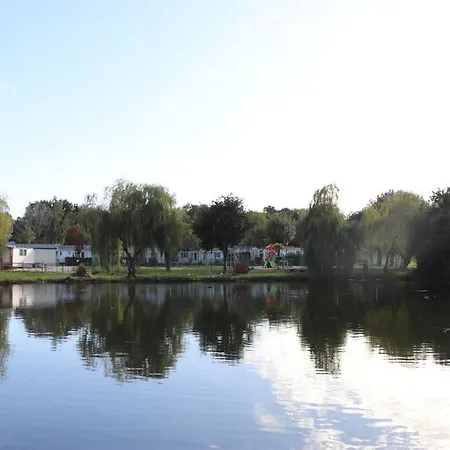 Кемпинг Mobil Avec Terrasse A - Api-1-52-407 Бретиньоль-сюр-Мер